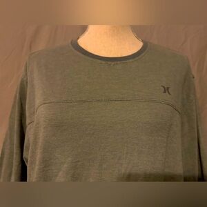 Hurley long sleeve large t-shirt in gray. Need to secure collar seam as shown